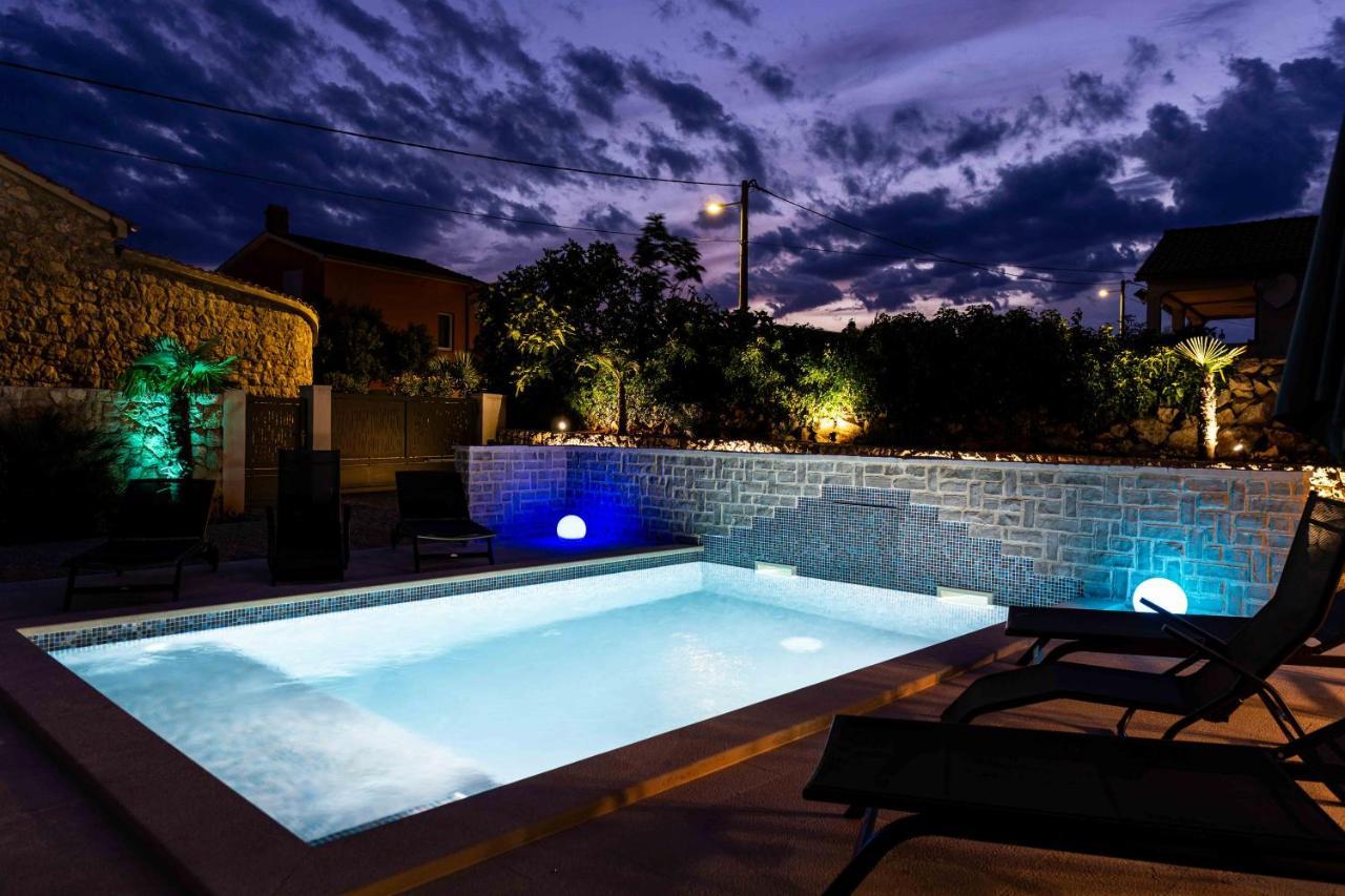Villa Villa More