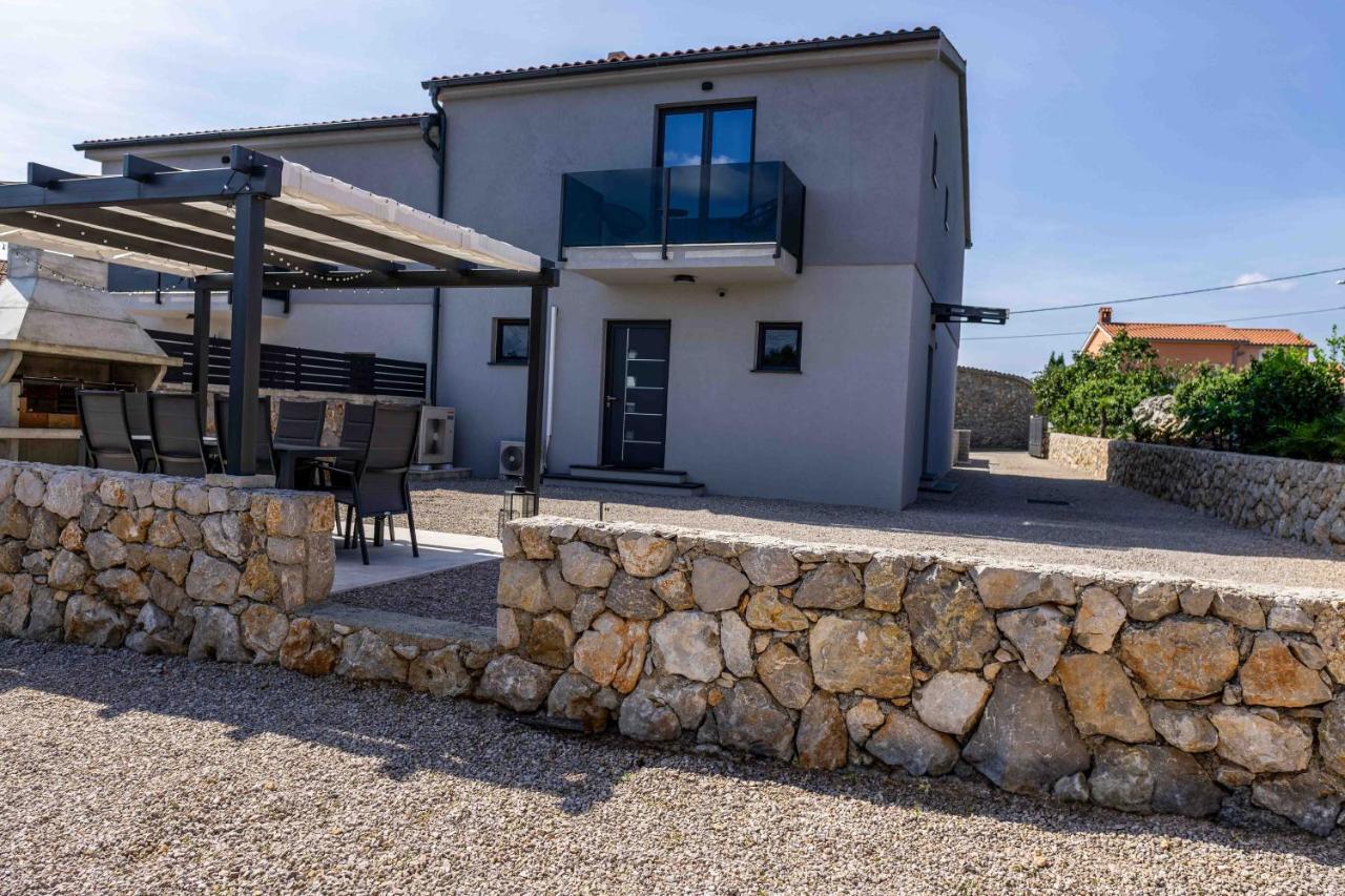 Villa Villa More